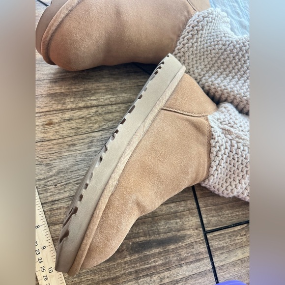 UGG Boot EUC Size 10-11 worn once LIKE NEW no tags - Picture 16 of 16